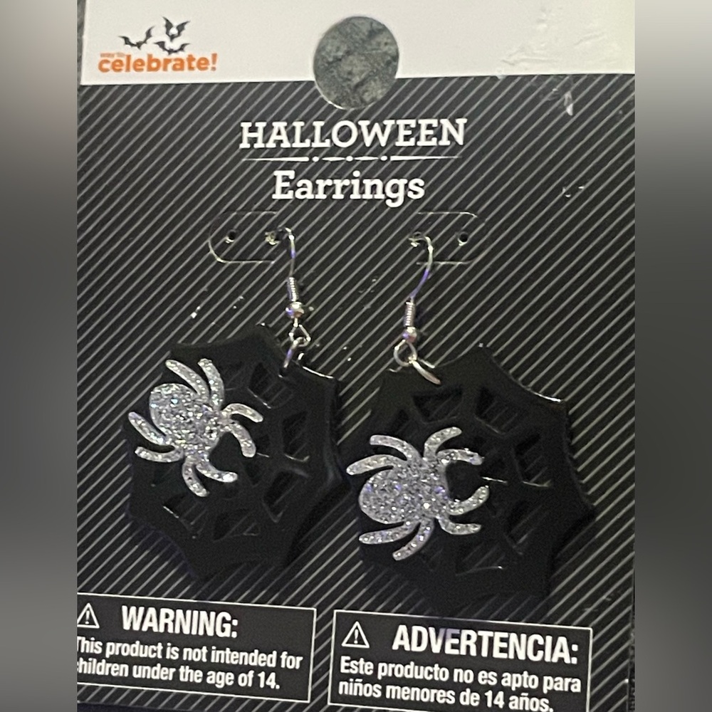 🔴 3/$12 Black and Silver Spider Web Halloween Earrings!‎ NEW!